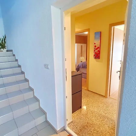 No 20 Andrea Apartment